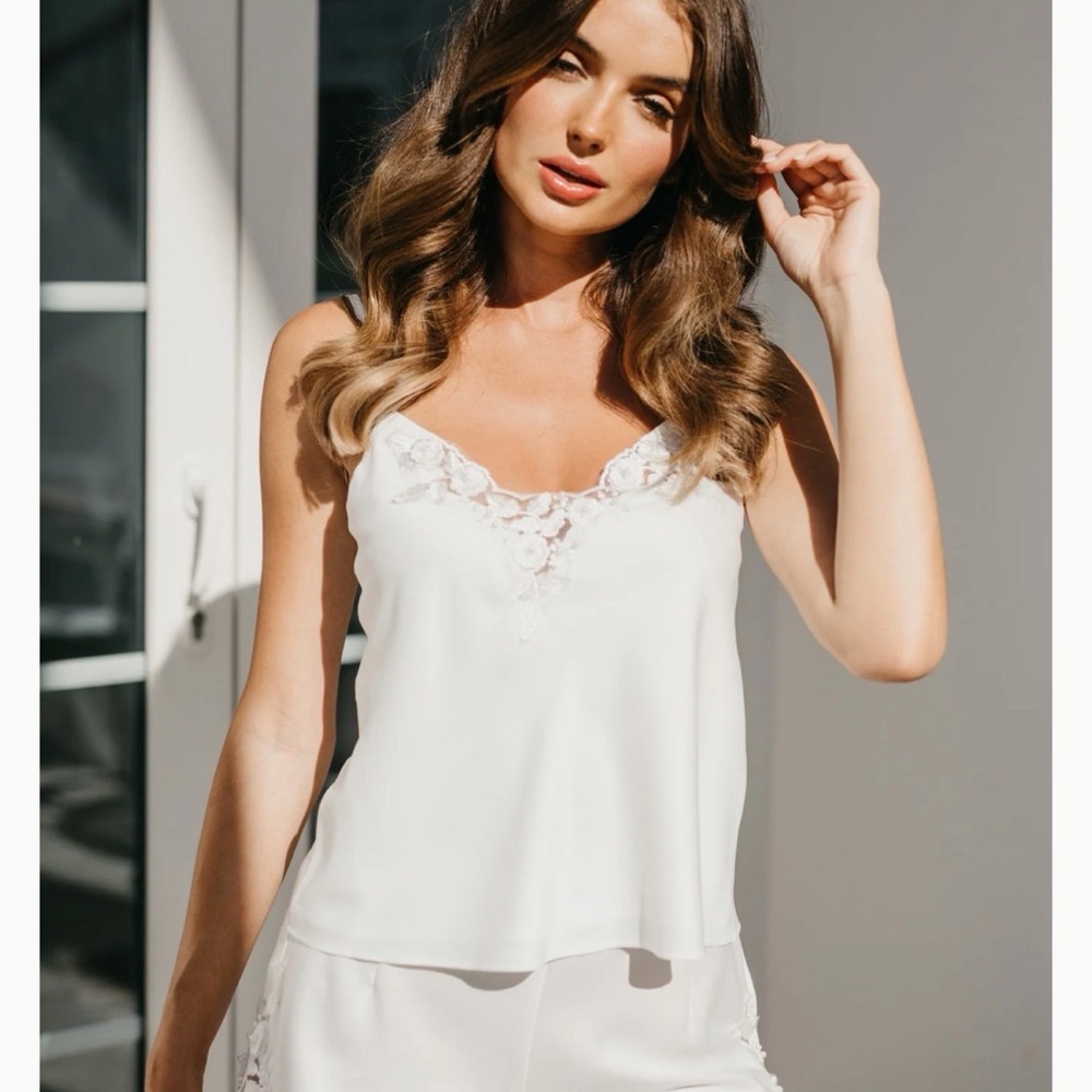 Le Rose Stories Madeline Satin Beaded Bridal Set
